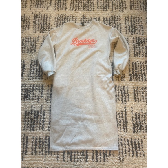 Gray Maxi Sweatshirt Dress with Pockets - Picture 3 of 9